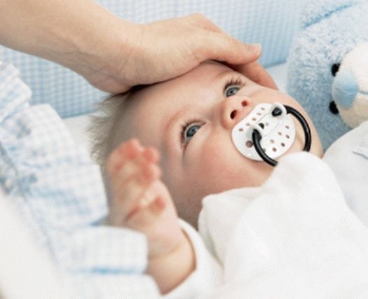 Как вылечить горло у новорожденного ребенка