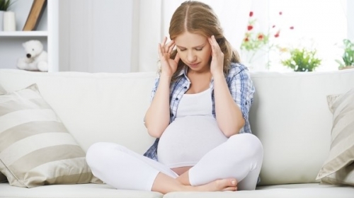 Почему у беременной каждый день болит голова