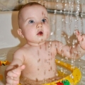 Сколько морской соли сыпать в ванну для ребенка